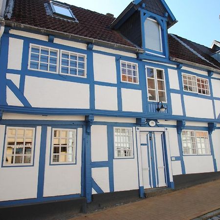 Fewo1846 - Villa Windschief - Uriges Fachwerkhaus Auf 3 Ebenen Mit Garten Im Stadtzentrum Flensburg Luaran gambar
