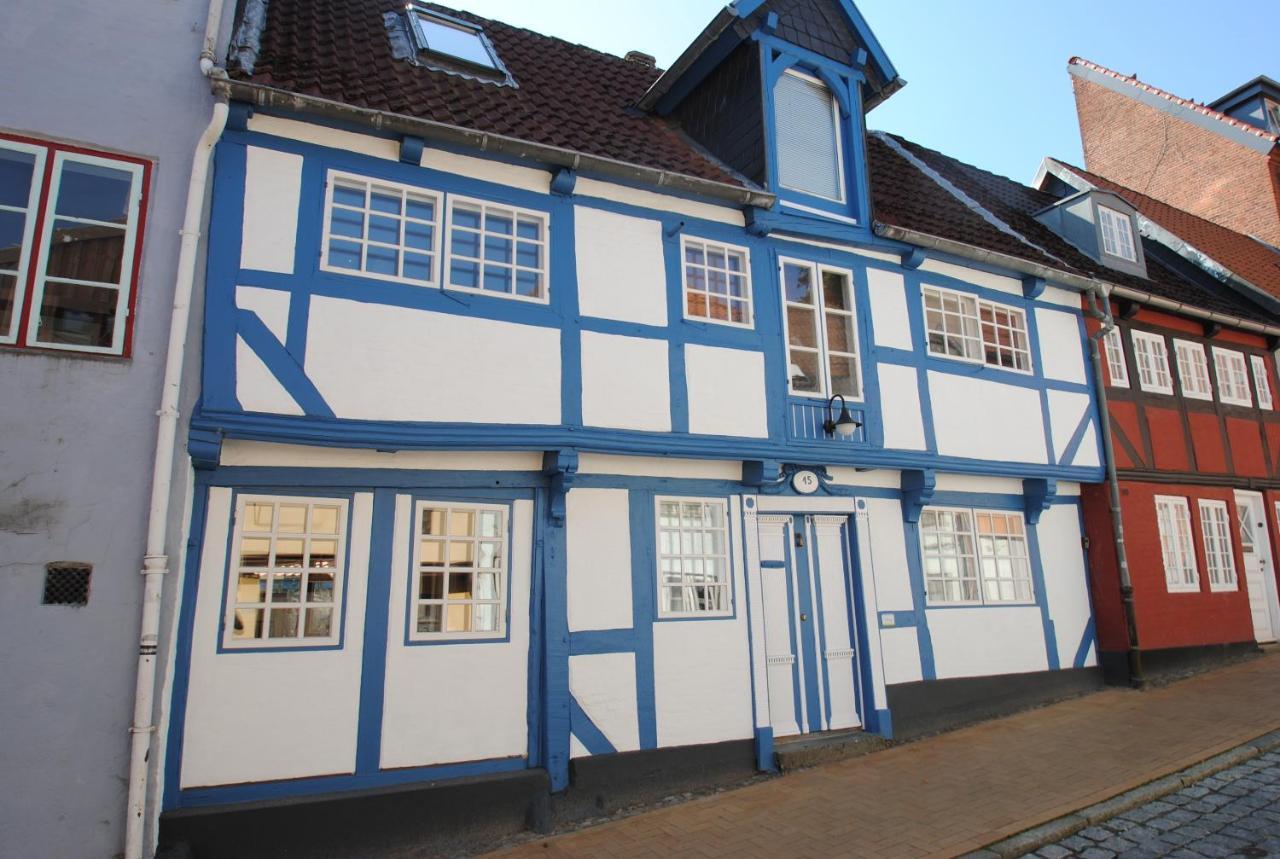 Fewo1846 - Villa Windschief - Uriges Fachwerkhaus Auf 3 Ebenen Mit Garten Im Stadtzentrum Flensburg Luaran gambar